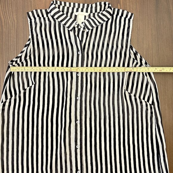 H&M‎ Sleeveless Button-Down Blouse Women’s Size 10 Black White Vertical Stripe - Picture 11 of 13